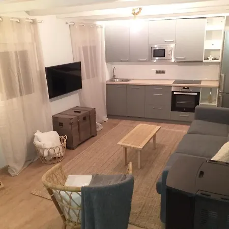 Casa Semesterbostad Ascara